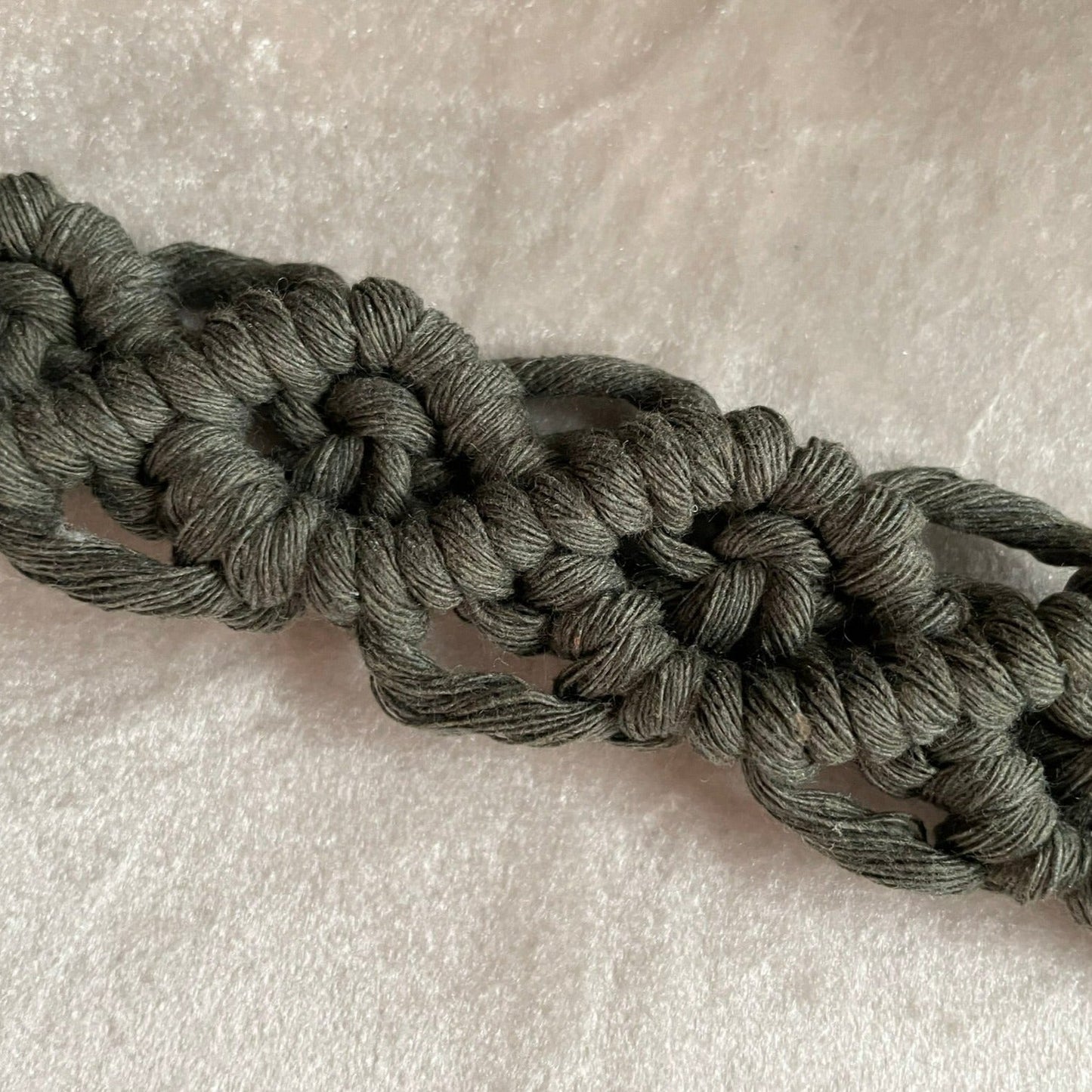 Handknutet Makramé-löv XL - Oliv - cottonandwood.se