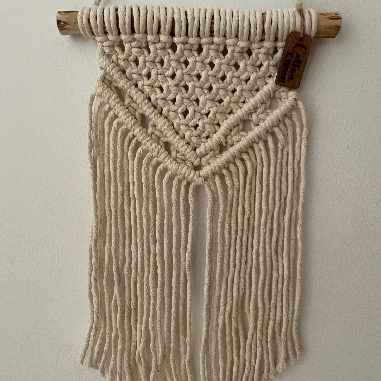 Liten väggbonad - handknuten makramé - Naturvit - cottonandwood.se