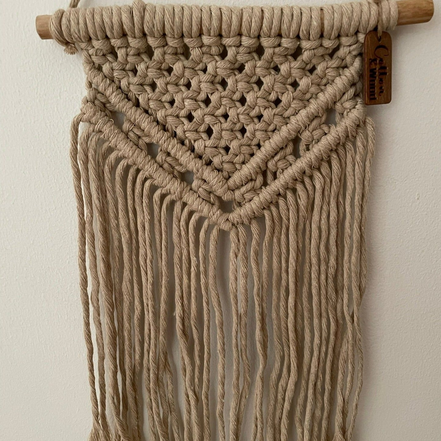 Liten väggbonad - handknuten makramé - Nougat - cottonandwood.se