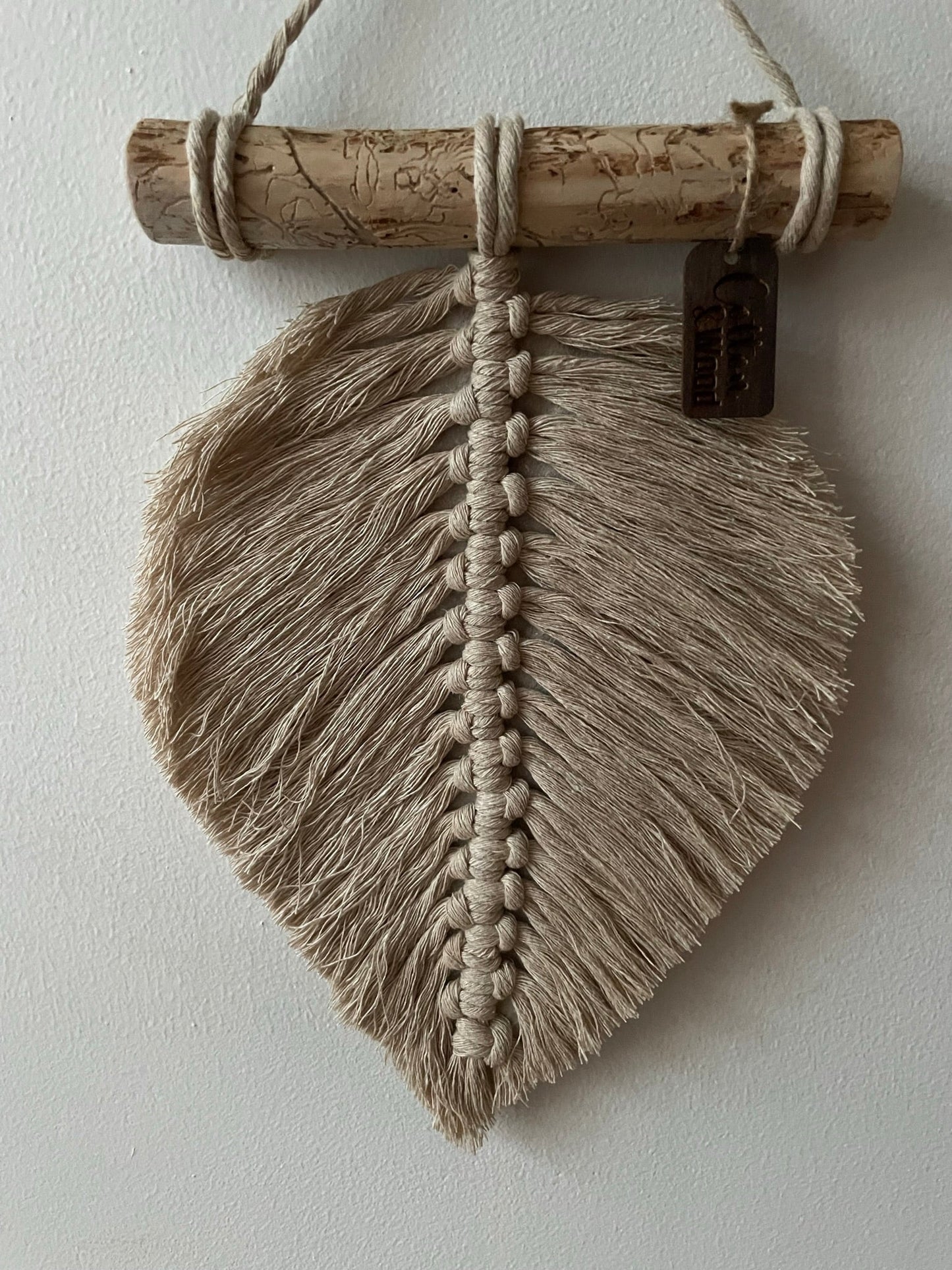 Löv i handknuten Makramé - Beige - cottonandwood.se
