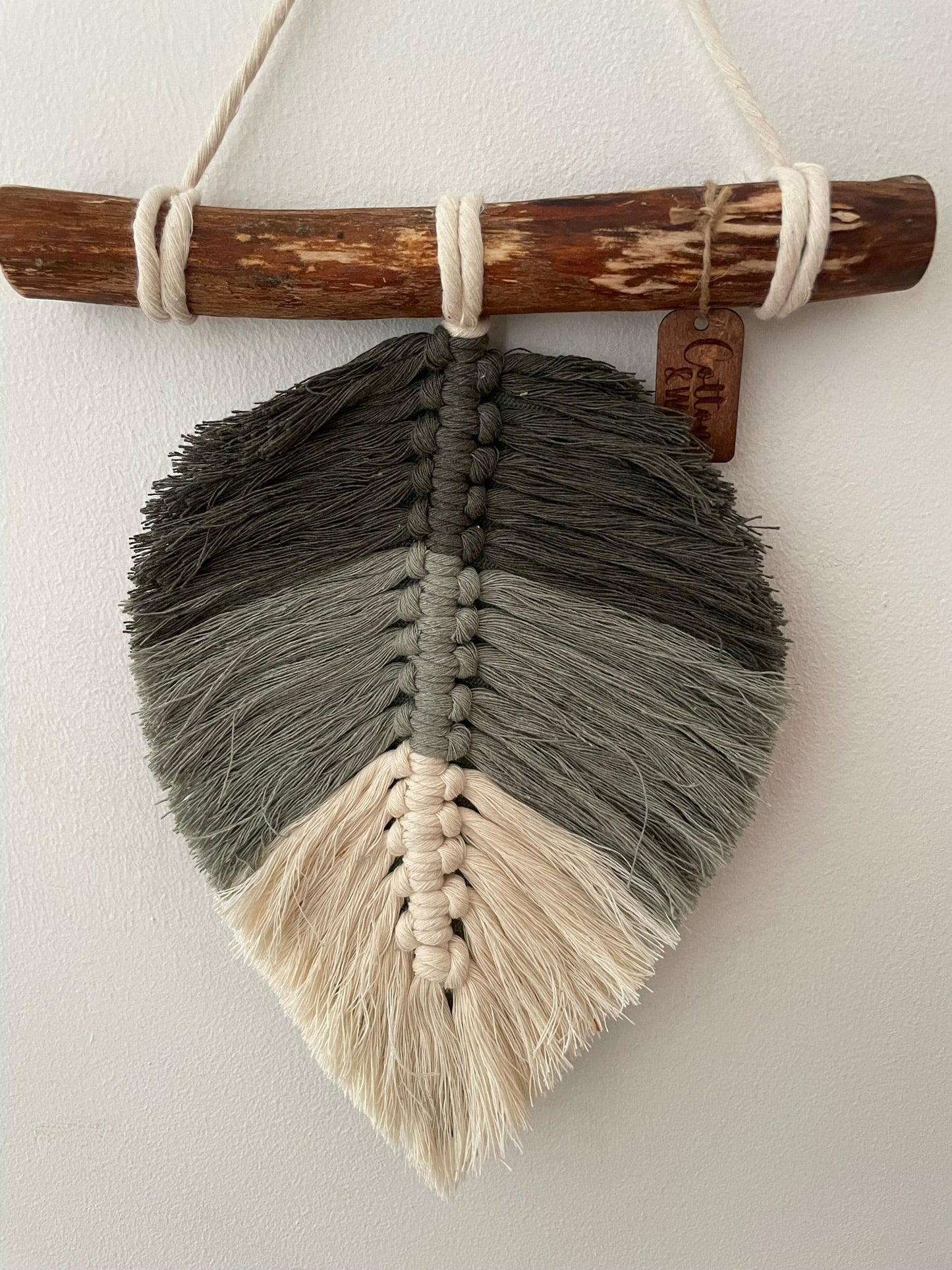Löv i handknuten Makramé - Flerfärgad grön - cottonandwood.se