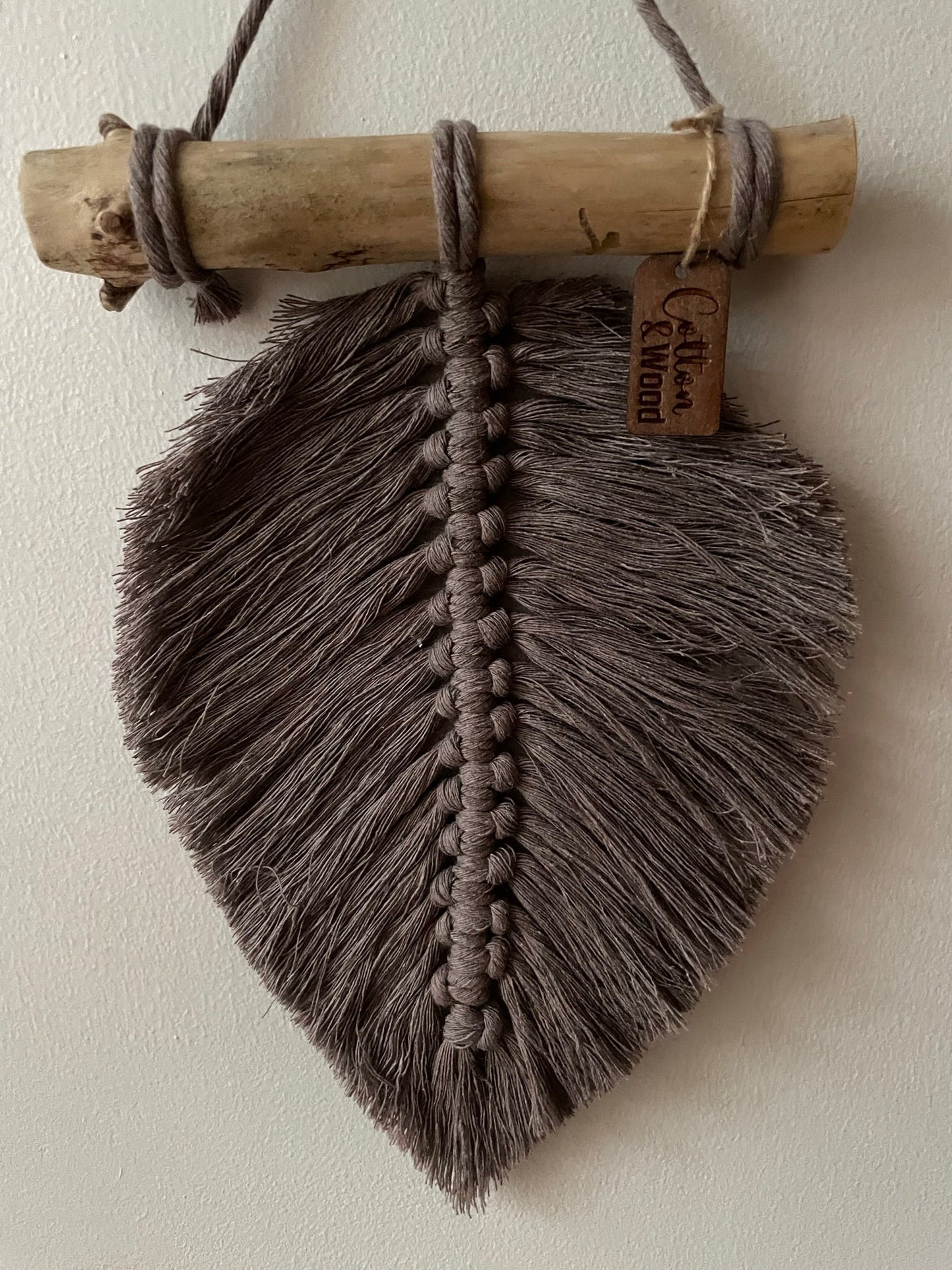Löv i handknuten Makramé - Mullvad - cottonandwood.se
