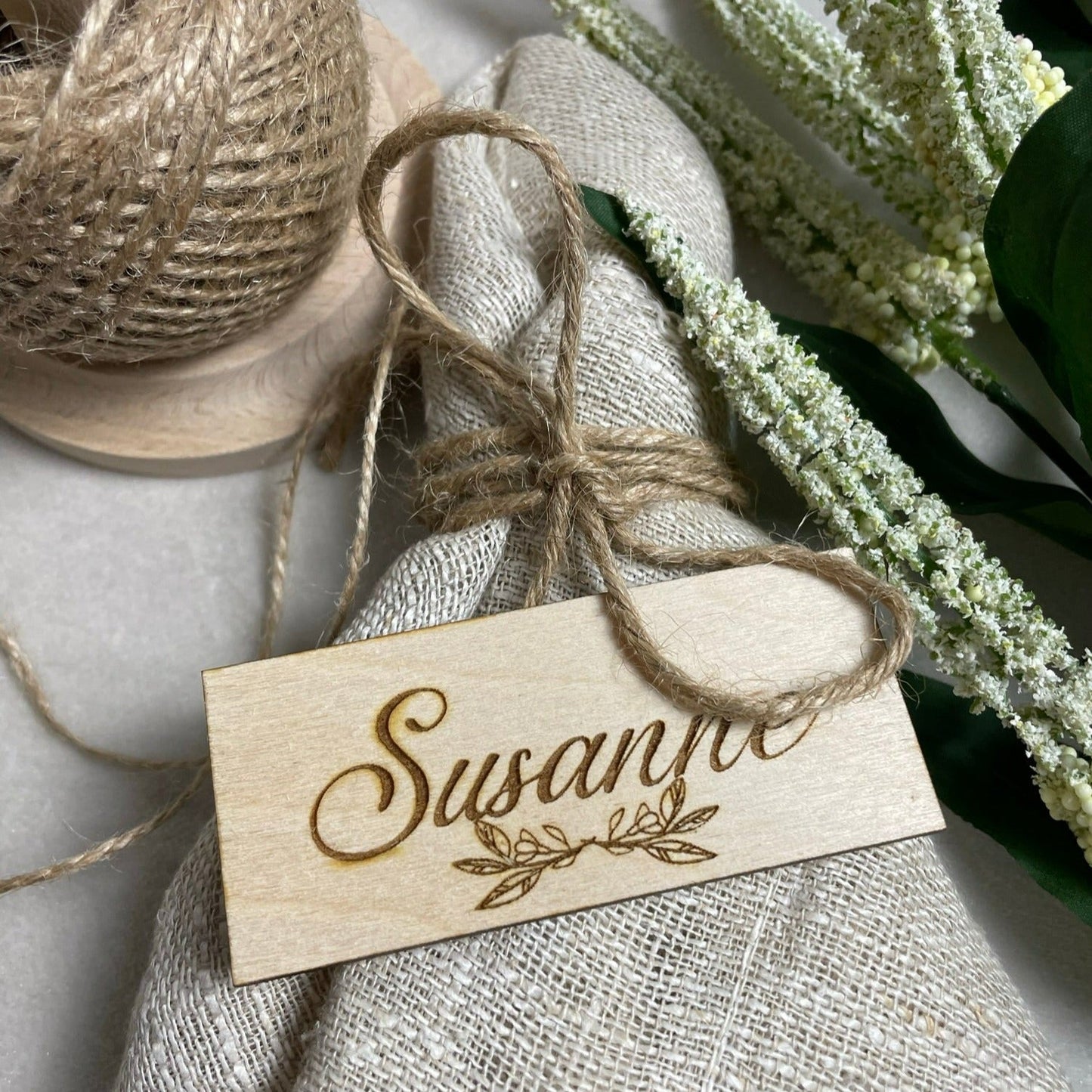 Placeringskort i trä - Rektangel - cottonandwood.se