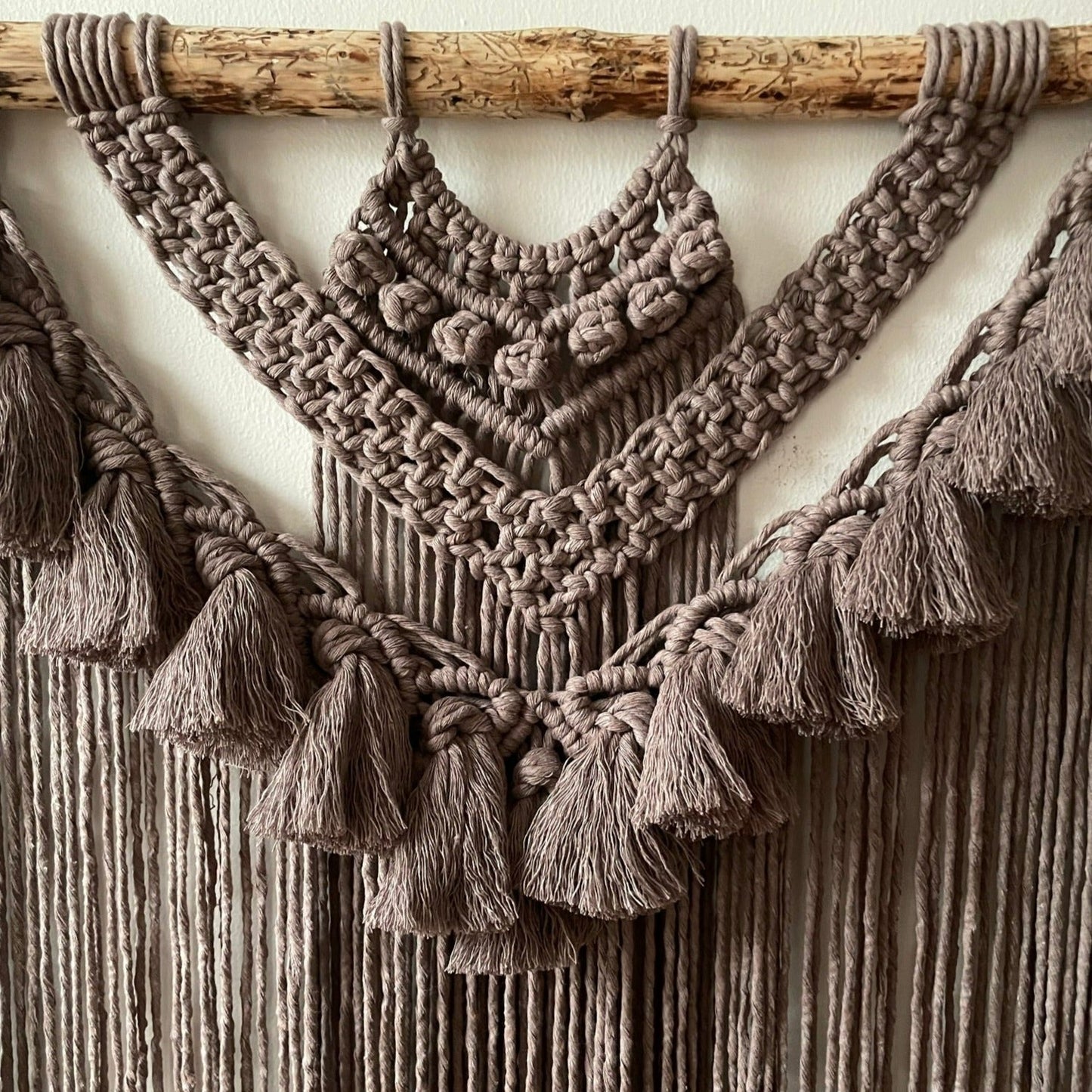 Väggbonad - handknuten makramé "Tardus" XL - Mullvad - cottonandwood.se