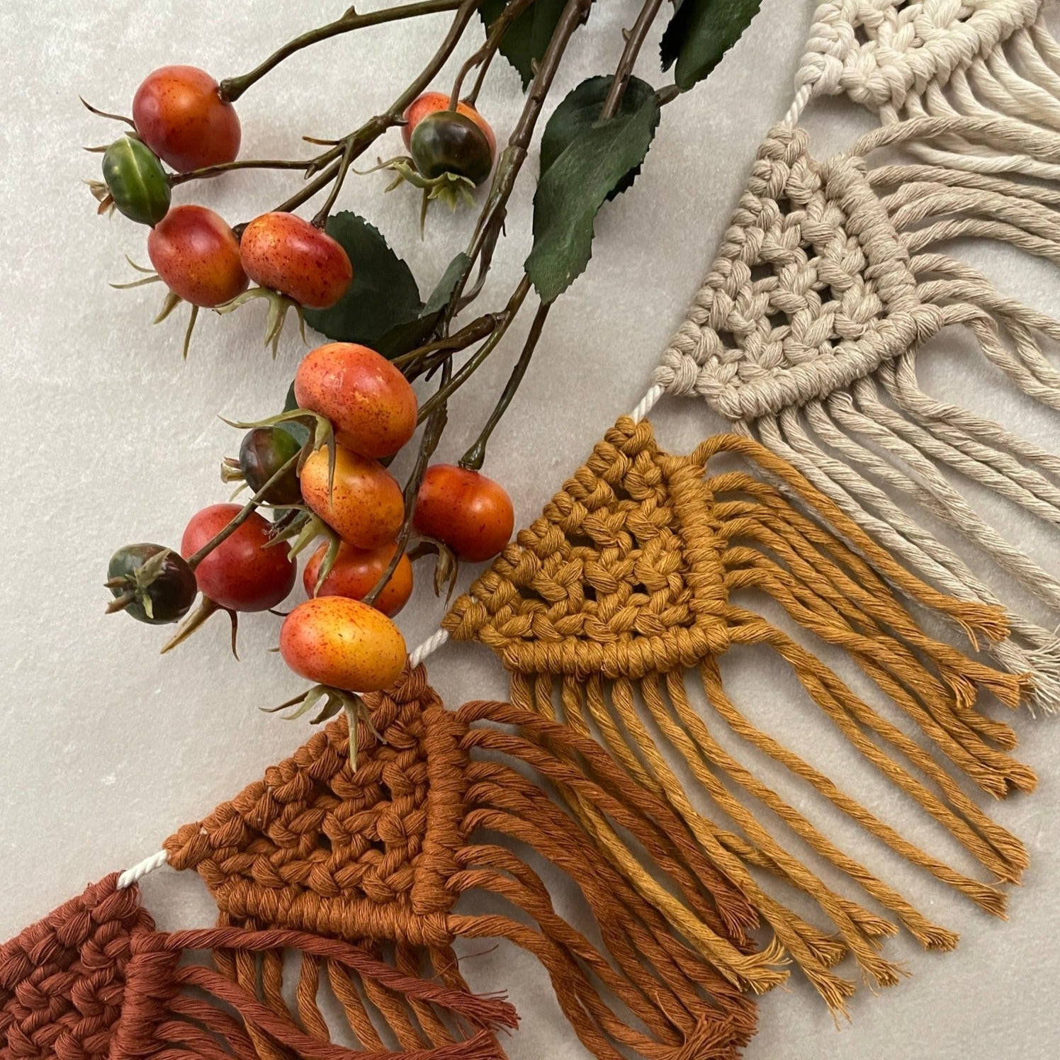 Vimplar Makramé - Roströd/orange/senap/beige/naturvit - Cotton & Wood