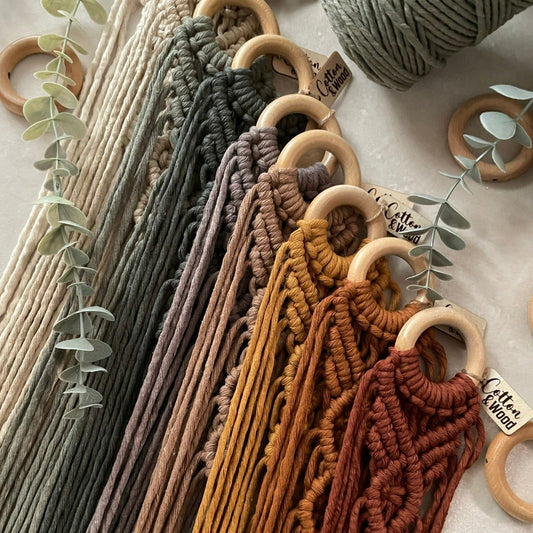 Ampel - handknuten makramé - Roströd - cottonandwood.se