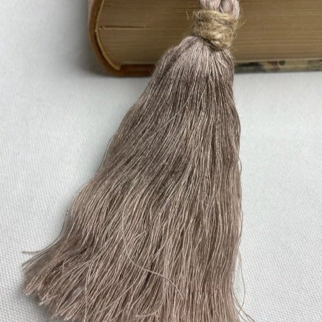 Bokmärke i trä med tassel av bambusnöre - Egen design - Beige - cottonandwood.se