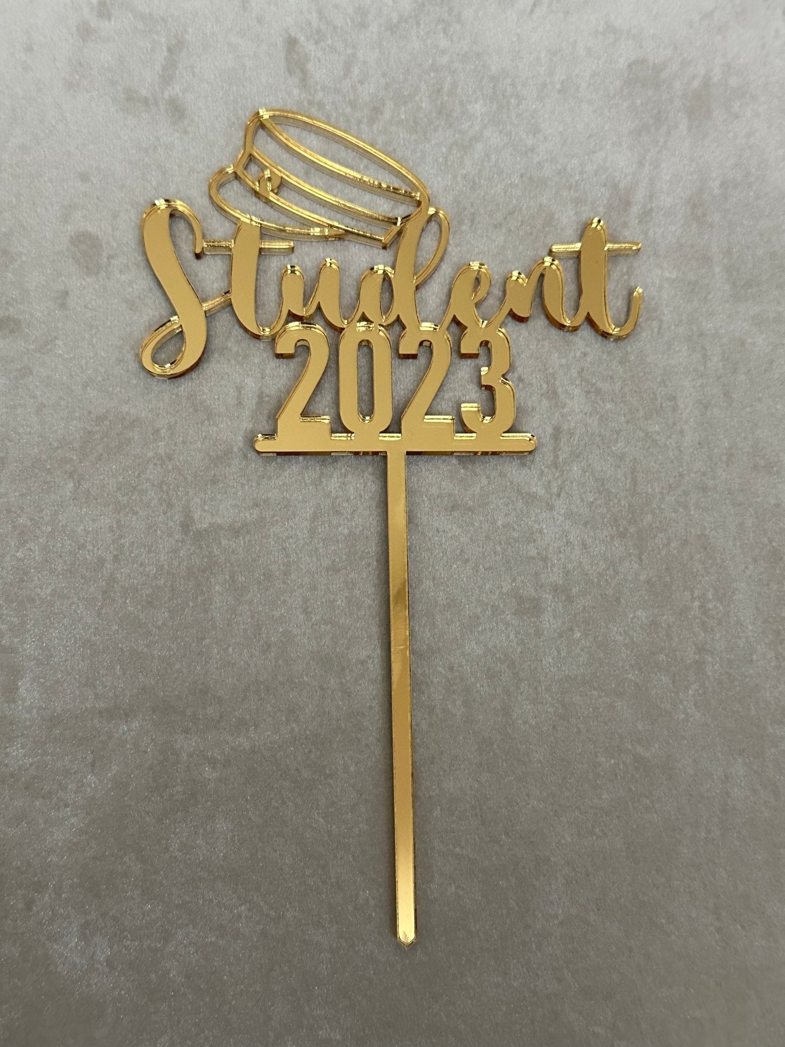 Caketopper "Student" - Spegelakryl guld - cottonandwood.se