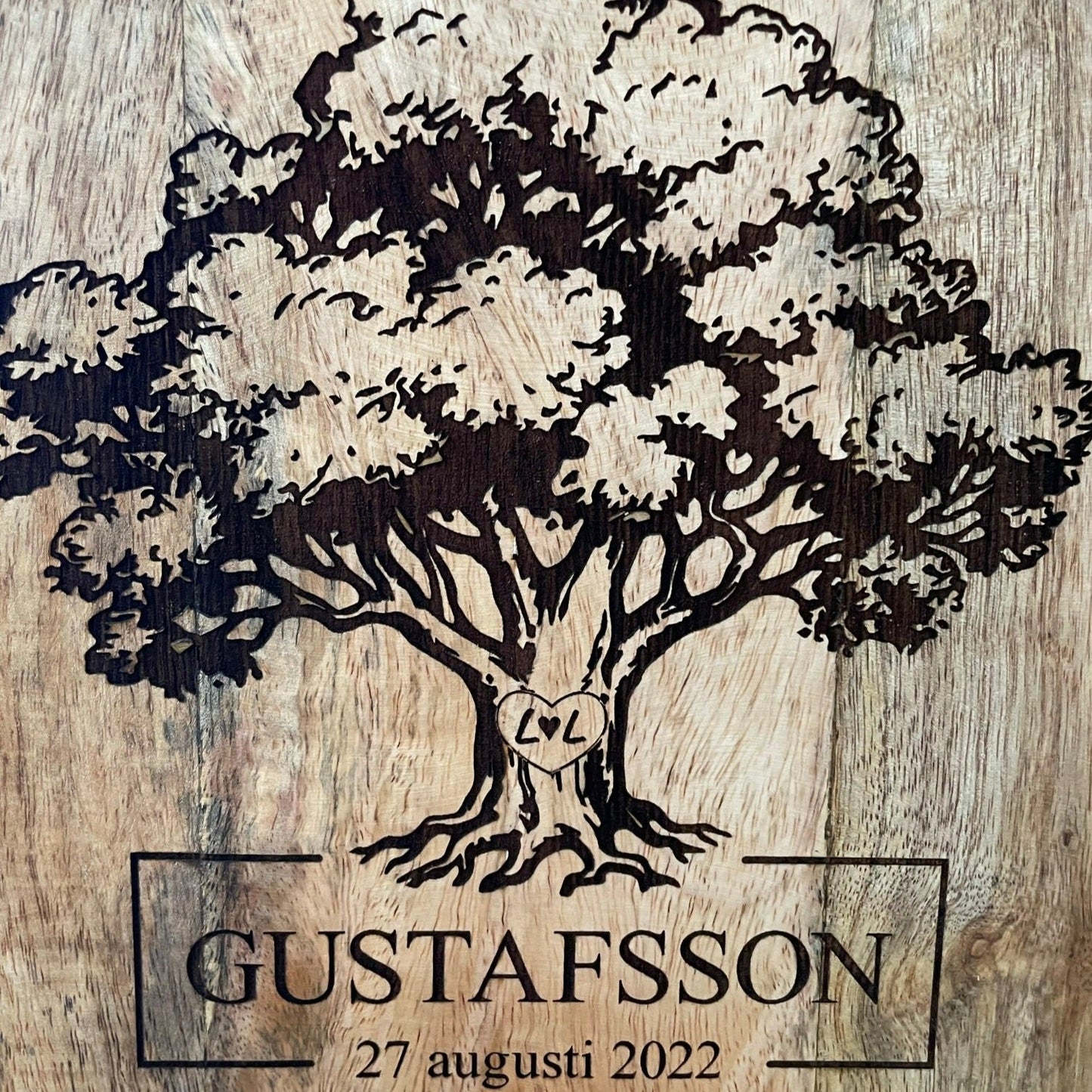 Charkbräda med graverad Ek - cottonandwood.se