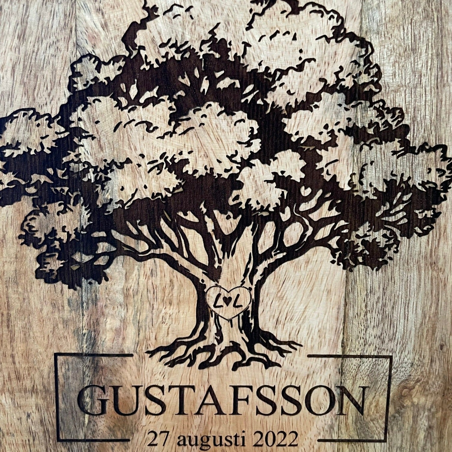 Charkbräda med graverad Ek - cottonandwood.se