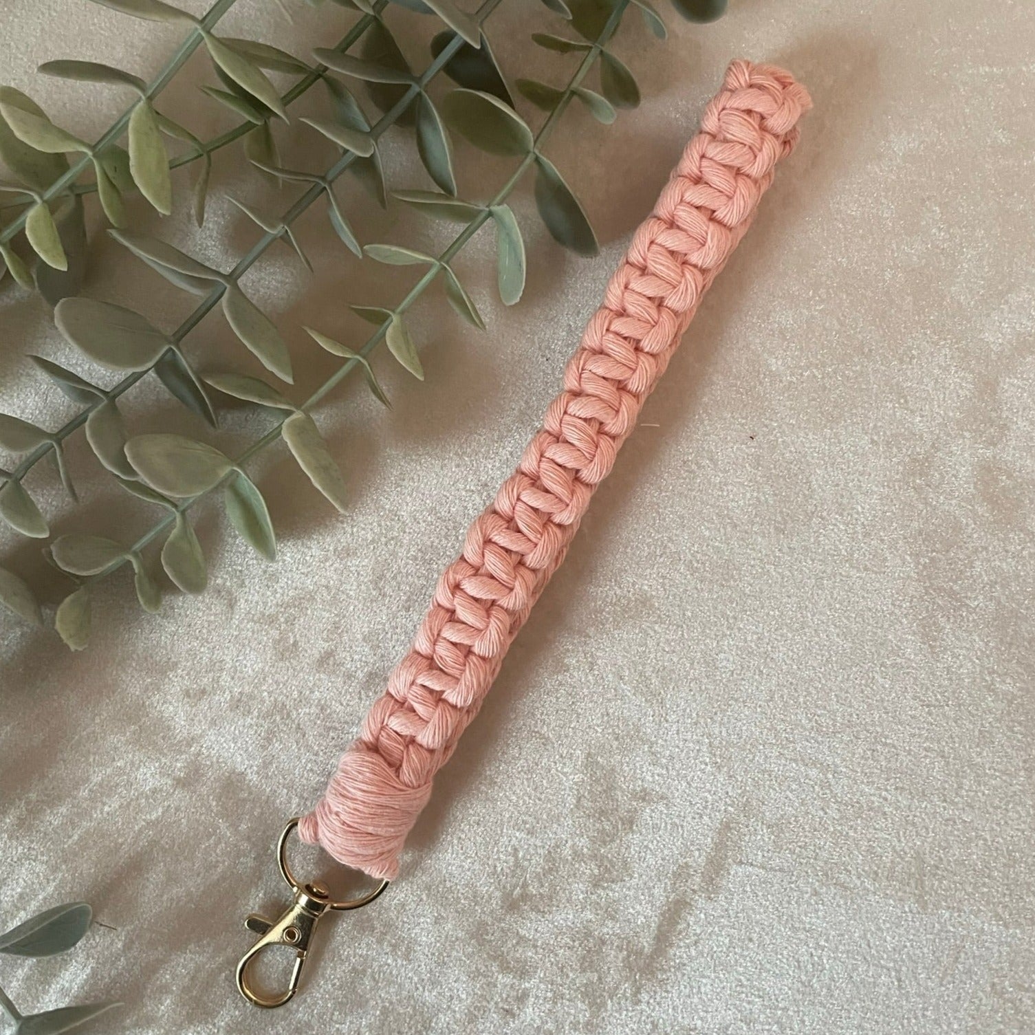 Handledsrem - handknuten makramé - Rosa - Cotton & Wood