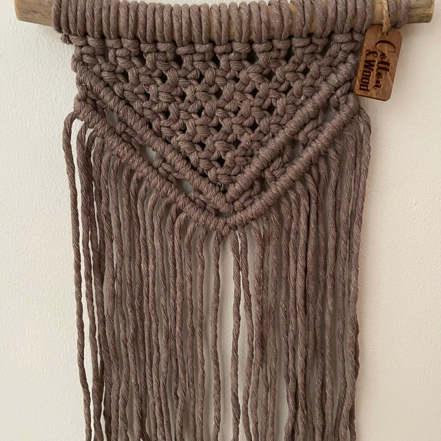 Liten väggbonad - handknuten makramé - Mullvad - cottonandwood.se