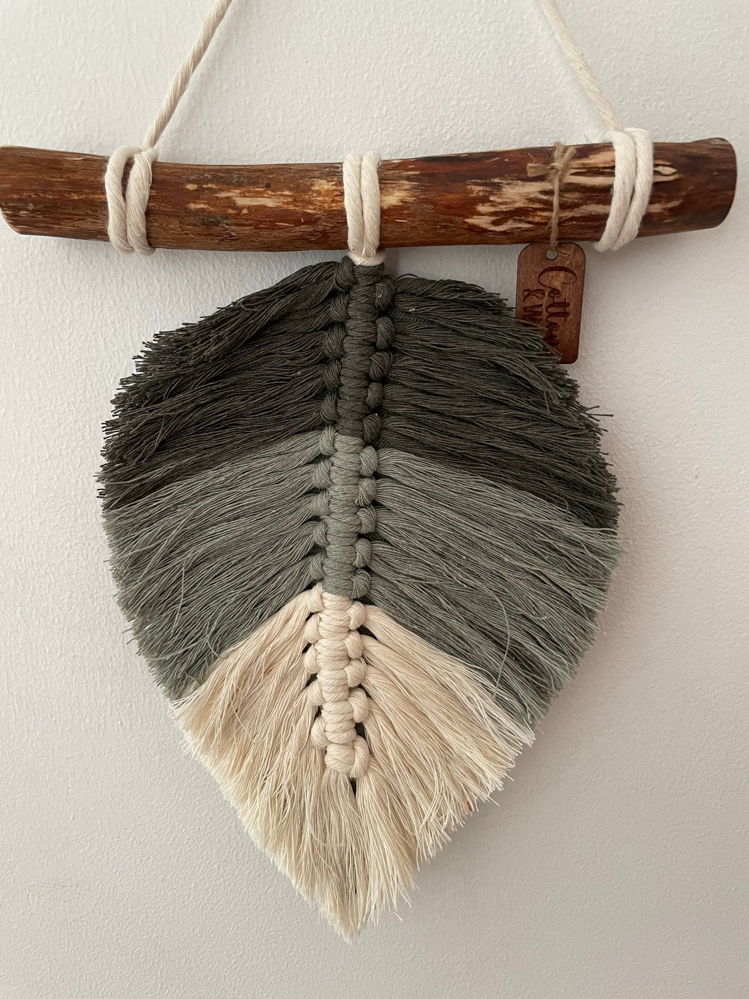 Löv i handknuten Makramé - Flerfärgad grön - cottonandwood.se