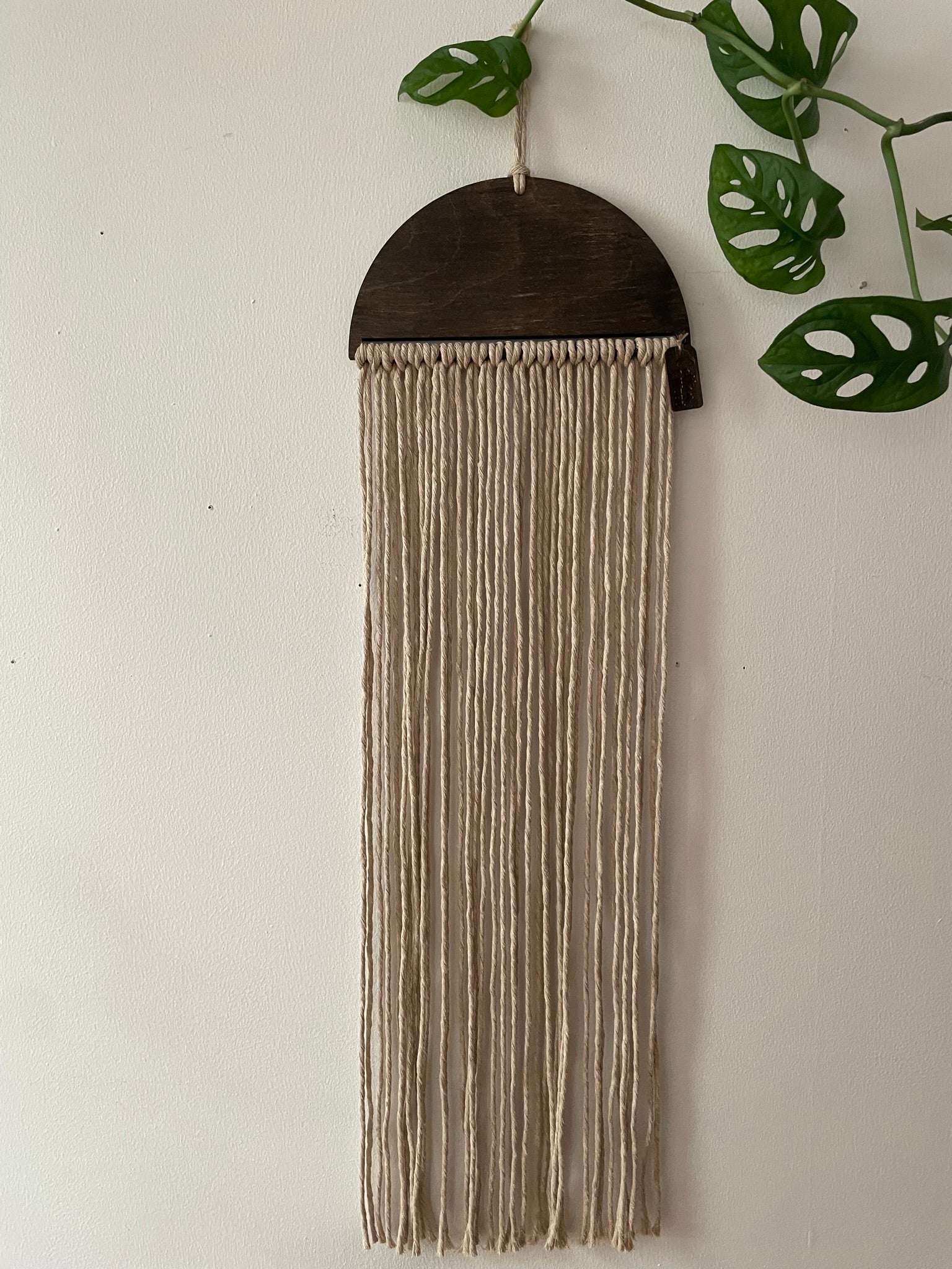 Minimalistisk väggbonad - handknuten makramé - Beige - cottonandwood.se