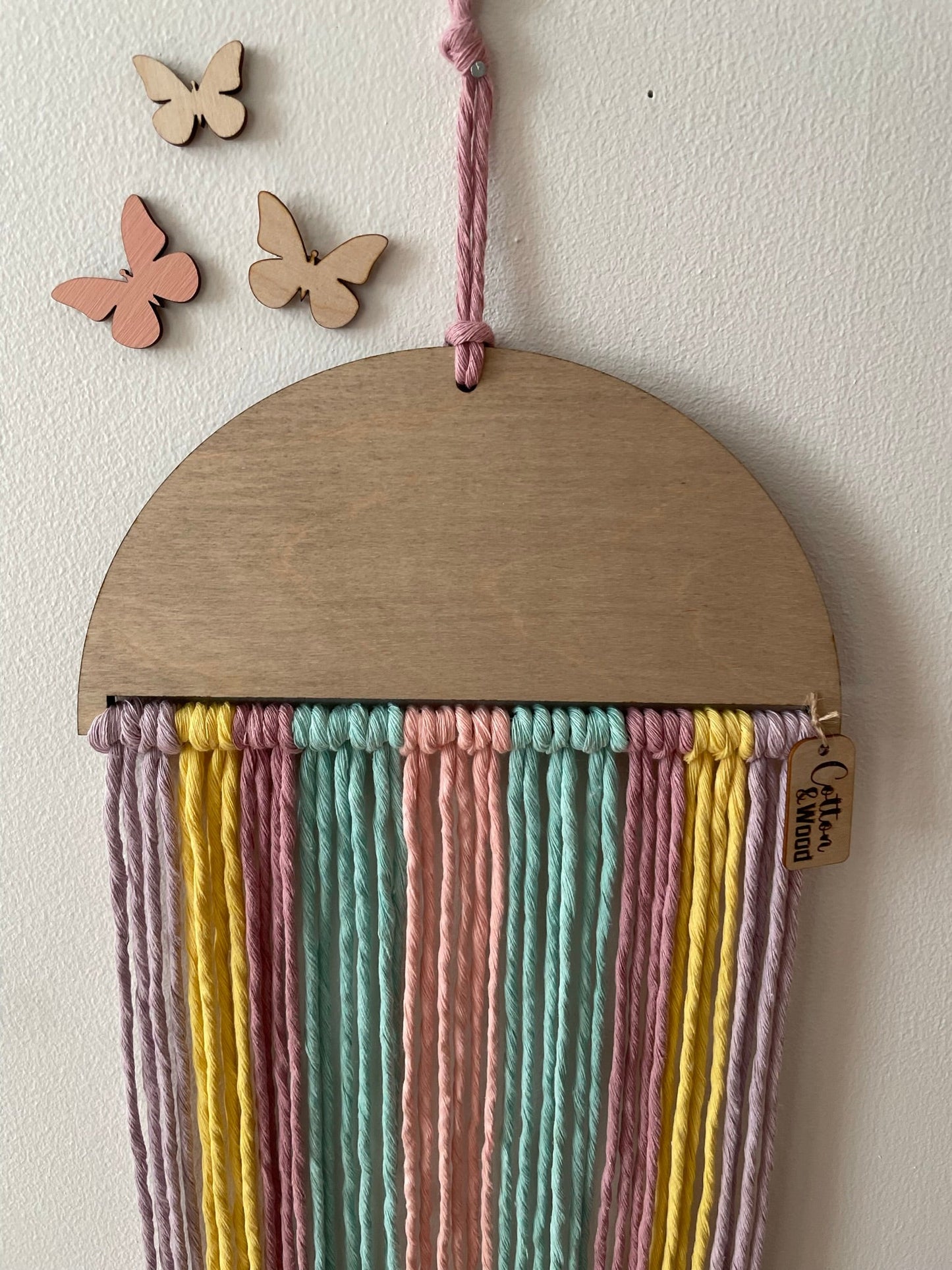 Minimalistisk väggbonad till barnrummet - handknuten makramé - Unicorn - cottonandwood.se