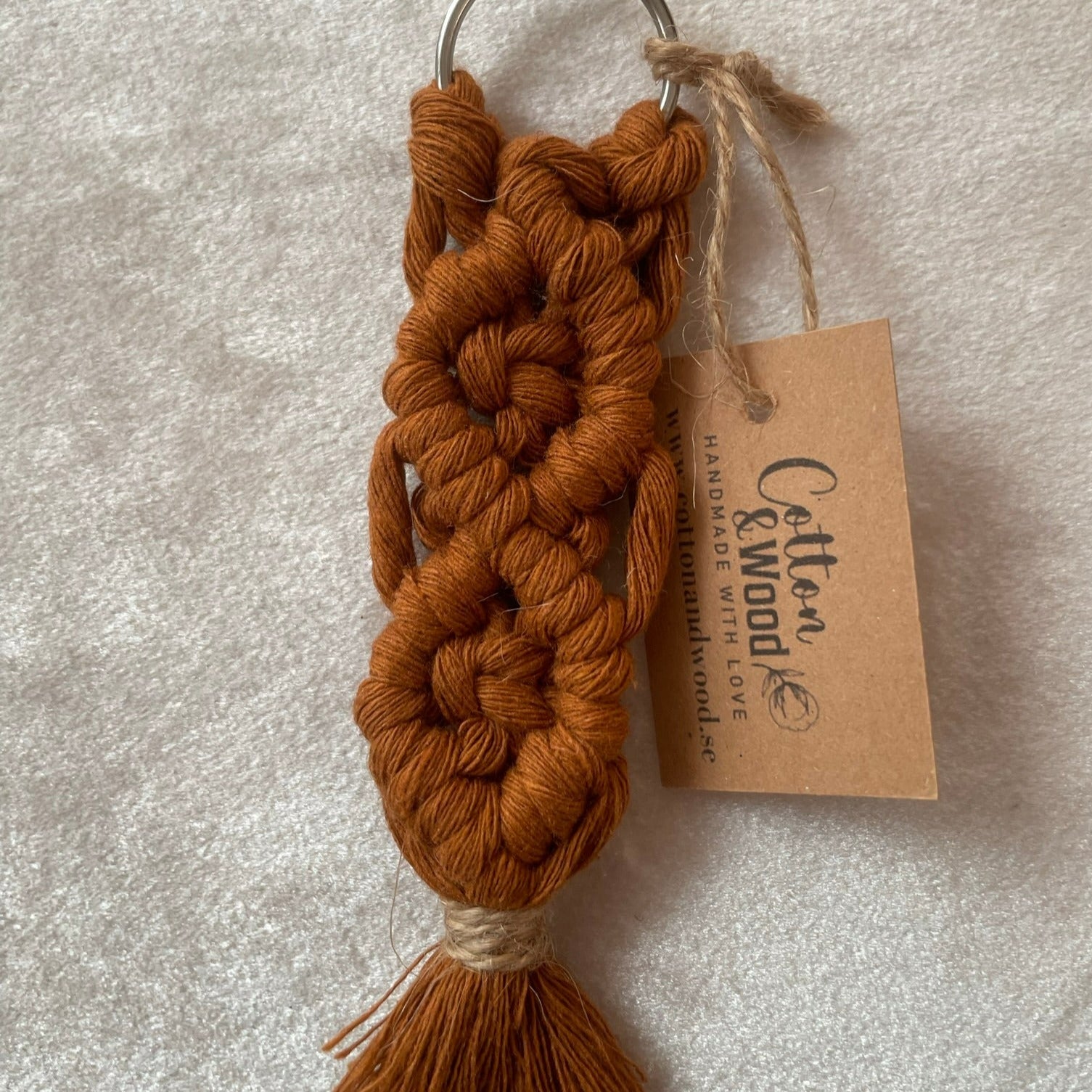 Nyckelring - handknuten makramé - Diamond - Rost - cottonandwood.se
