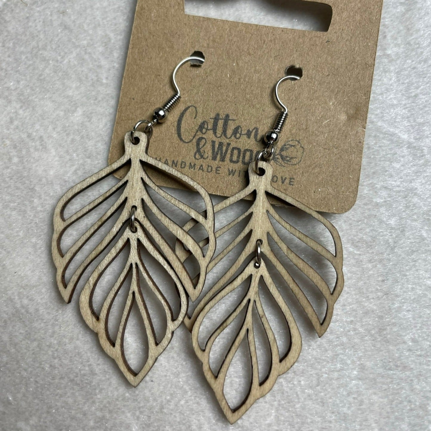 Örhängen "löv" - Ljust trä/Silver - cottonandwood.se