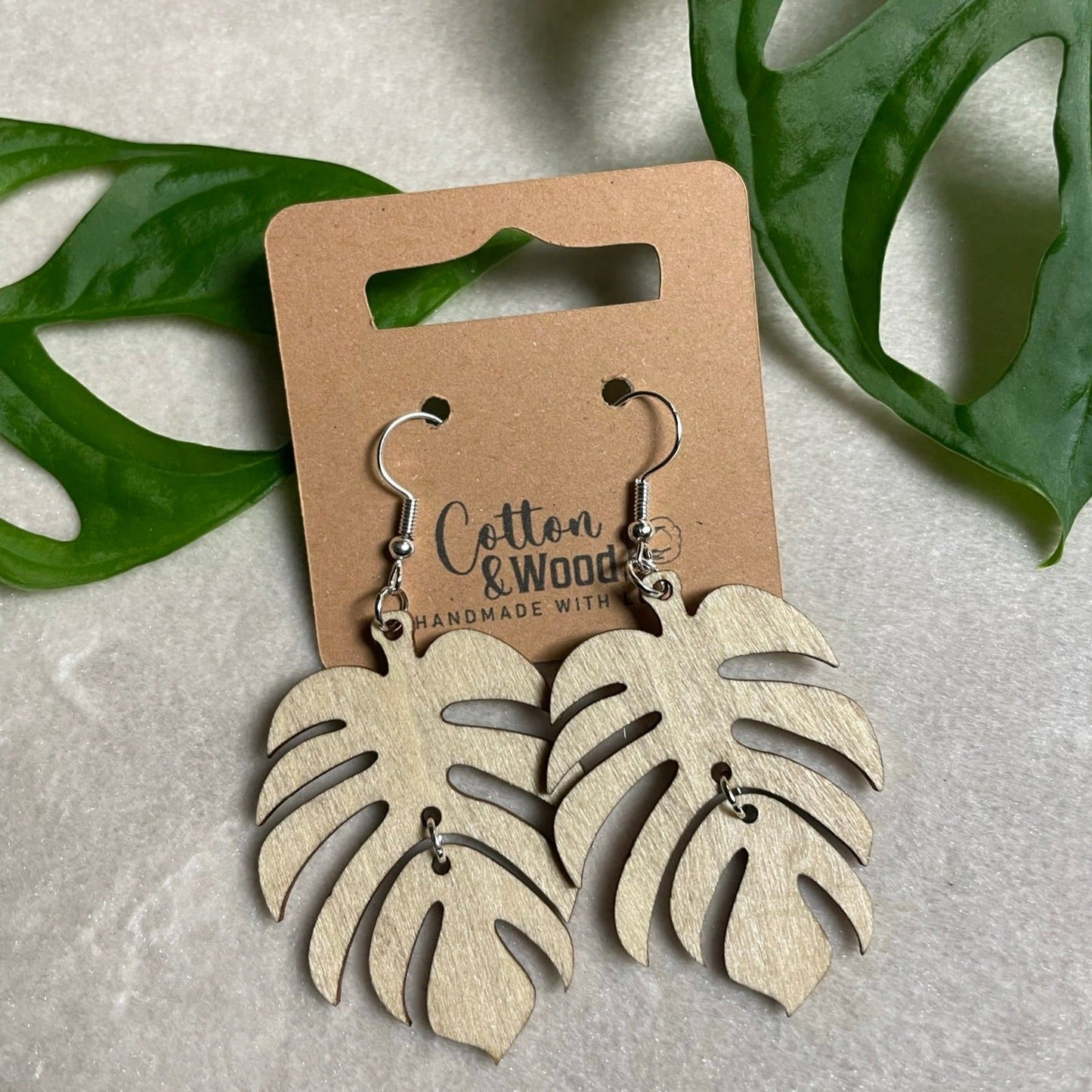 Örhängen "Monstera" - Ljust trä/Silver - cottonandwood.se