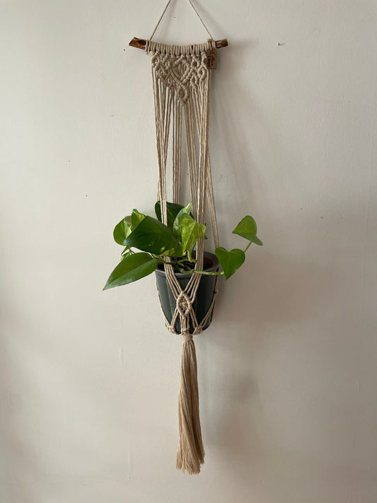 Väggampel - handknuten makramé "Lilium" - Beige - cottonandwood.se