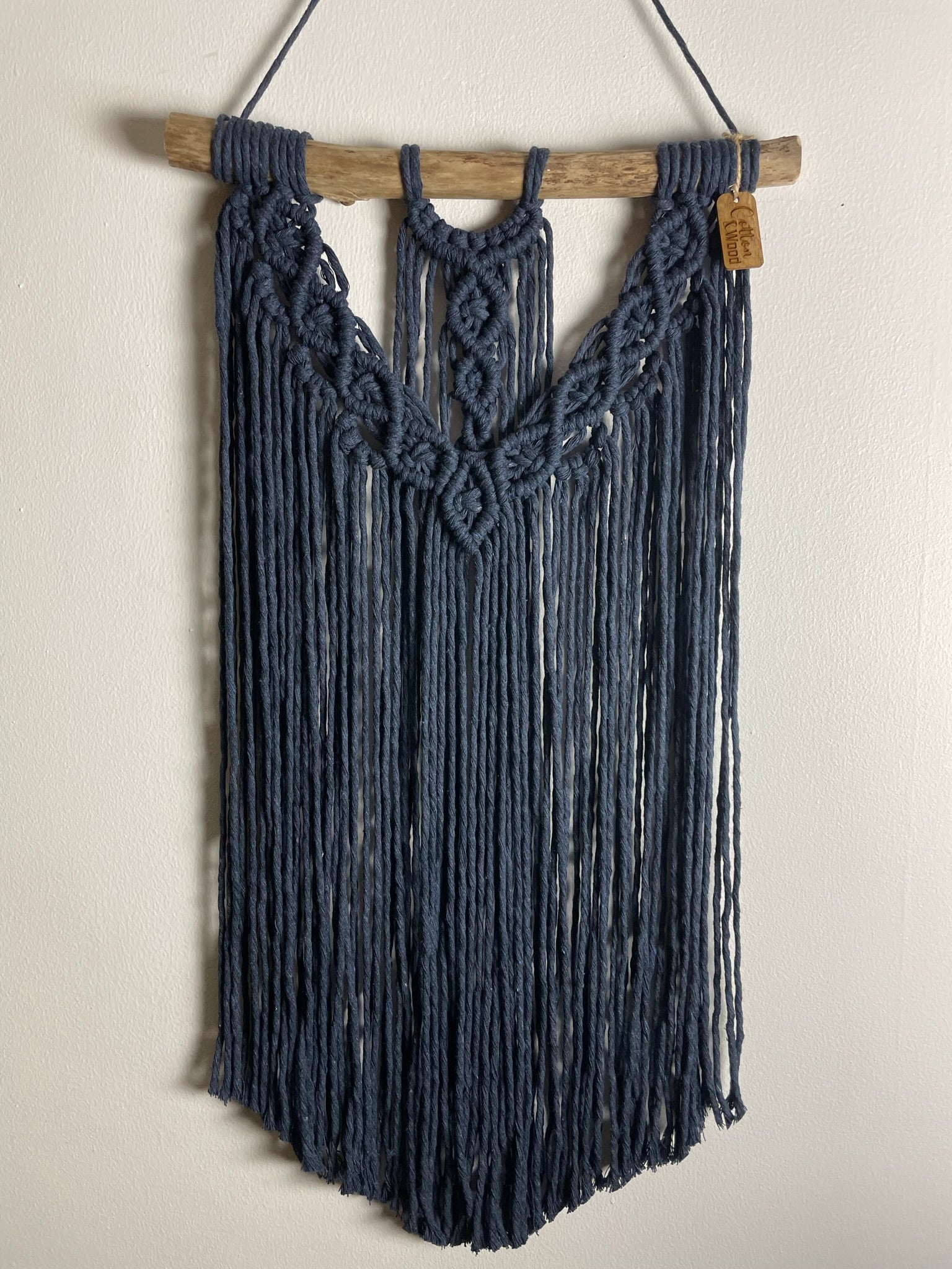Väggbonad - handknuten makramé "Auctor" - Marinblå - cottonandwood.se