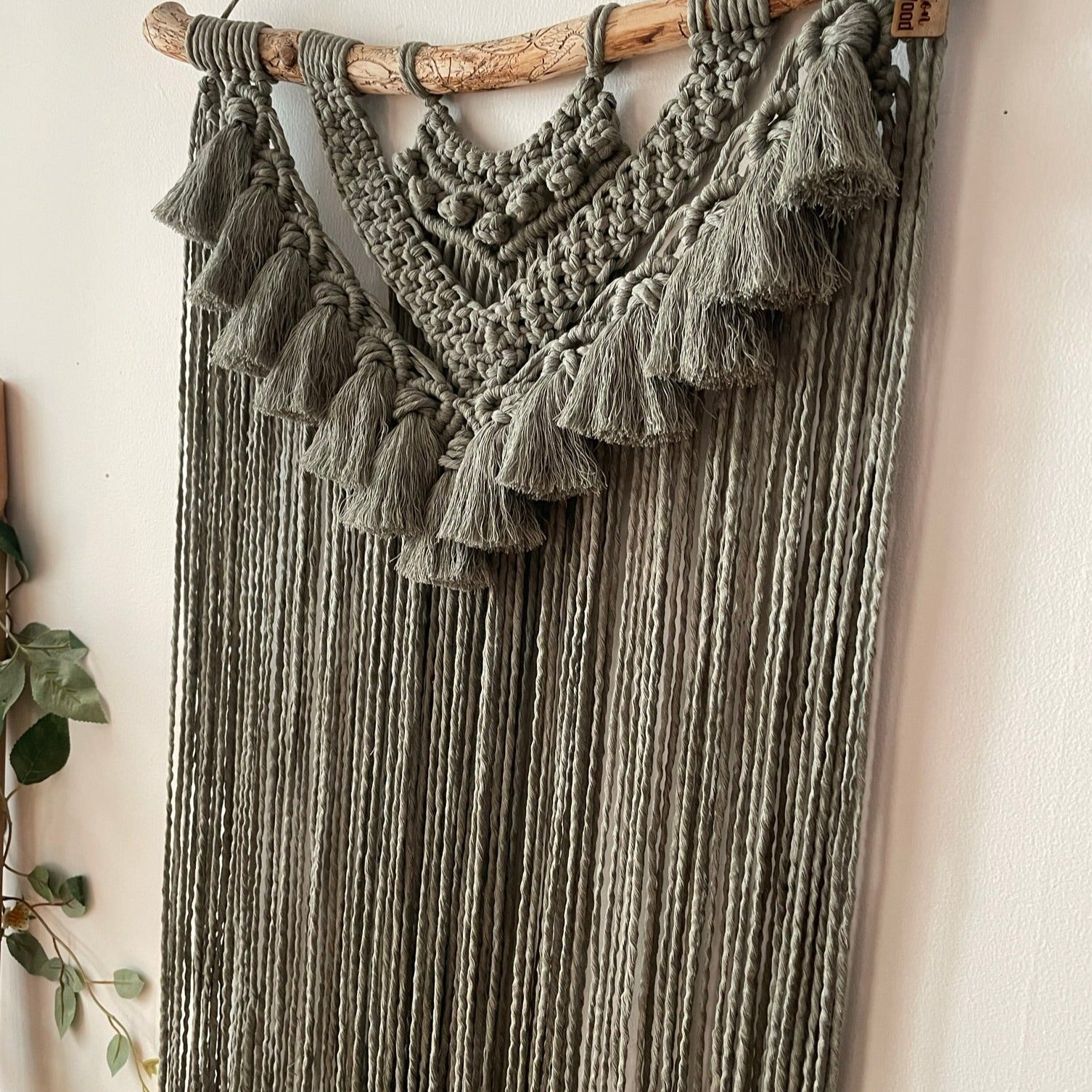 Väggbonad - handknuten makramé "Tardus" XL - Grågrön - cottonandwood.se