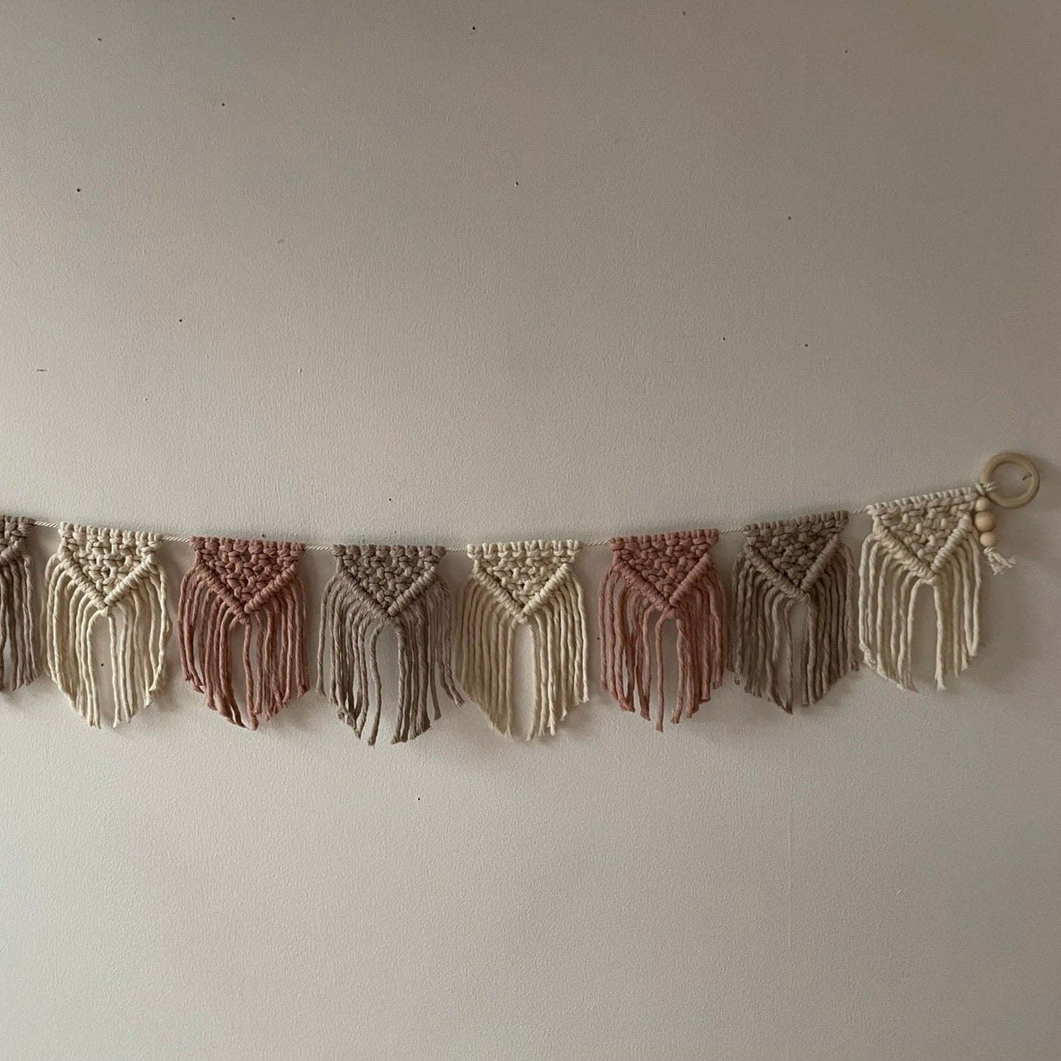 Vimplar Makramé - Dimrosa/beige/naturvit - Cotton & Wood